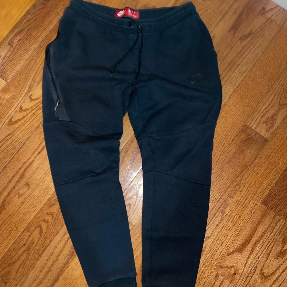Nike tech fleece black sweatpants size medium men’s